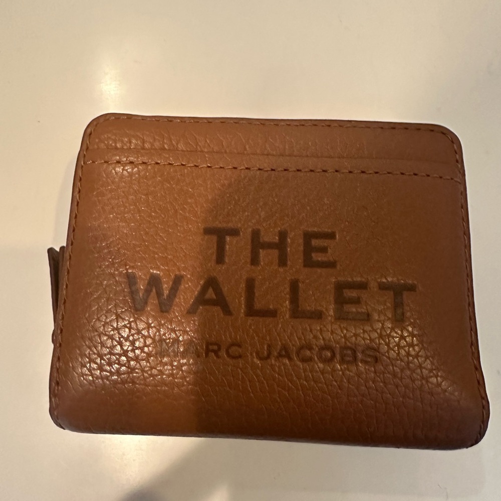 Light used Marc Jacobs wallet